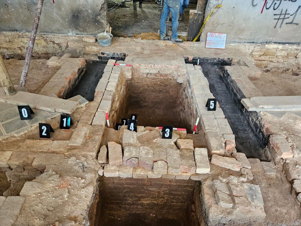 En obras de restauración del Complejo Hospitalario San Juan de Dios  encuentran más de mil elementos culturales arqueológicos 