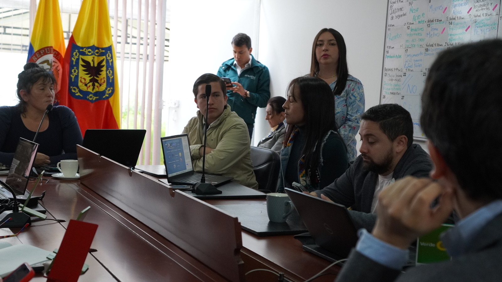 RenoBo Socializa ante la comunidad y la Junta de Acción Comunal de Teusaquillo la Actuación  Estratégica Zona Industrial de Bogotá ZIBo.