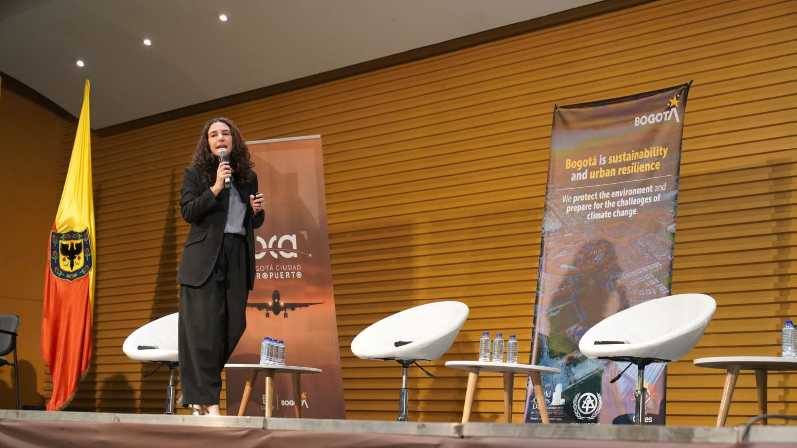 Expertos analizaron la importancia de la conexión de Bogotá con el mundo