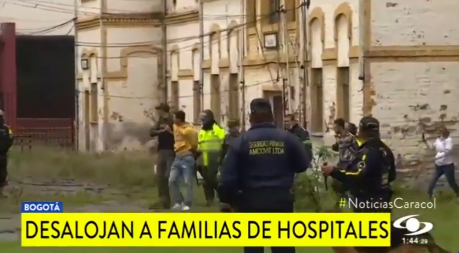 Desalojan últimas familias del Hospital San Juan de Dios | Caracol TV